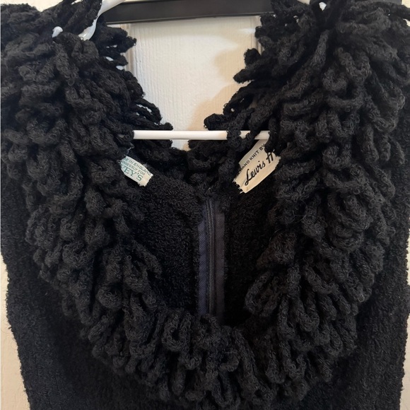 Vintage Elegant Black Sleeveless Hand knitted Wool Dress - Picture 2 of 8